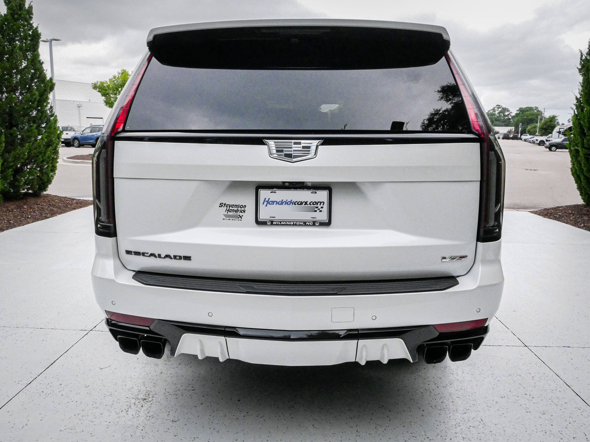 Used 2023 Cadillac Escalade V w/ LPO, ONYX Package AWD/4WD image 9