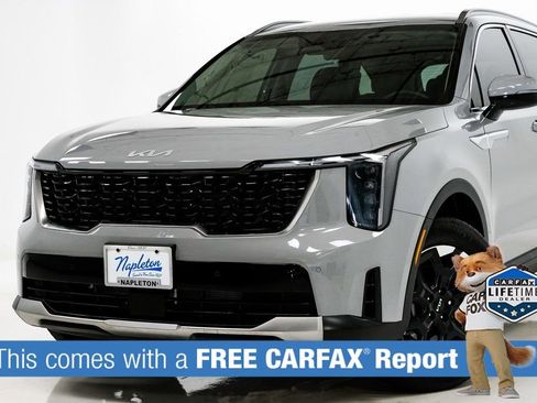 Certified 2025 Kia Sorento S image 2