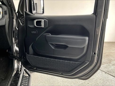 Used 2025 Jeep Wrangler Sport AWD/4WD image 23