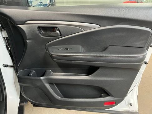 Used 2023 Honda Passport TrailSport image 11