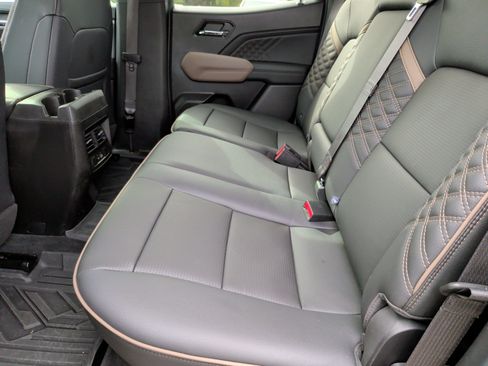 Used 2023 GMC Canyon Denali w/ Denali Black Edition AWD/4WD image 38