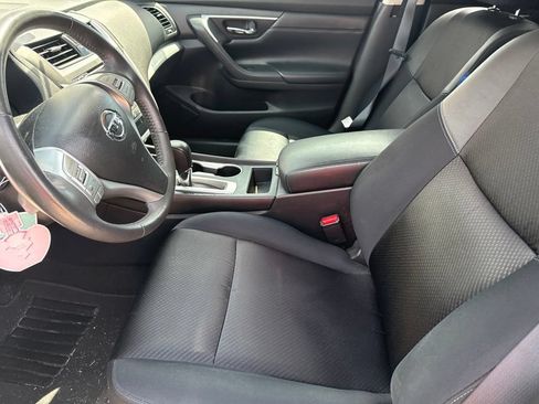 Used 2017 Nissan Altima 2.5 SR w/ Midnight Edition Package FWD image 8