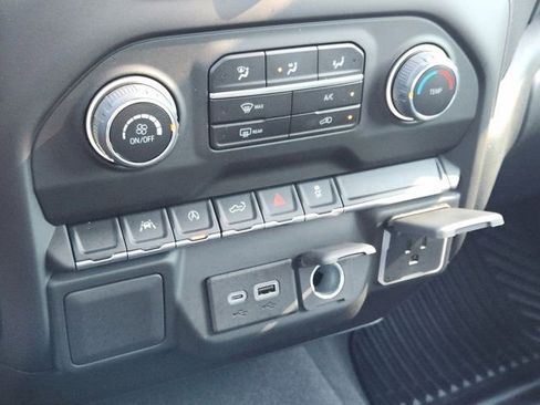 Used 2024 Chevrolet Silverado 1500 Custom image 21