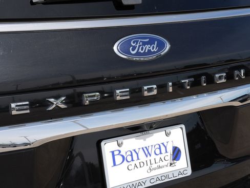 Used 2024 Ford Expedition Limited image 21