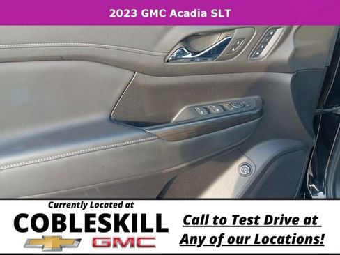 Used 2023 GMC Acadia SLT w/ Elevation Edition image 14