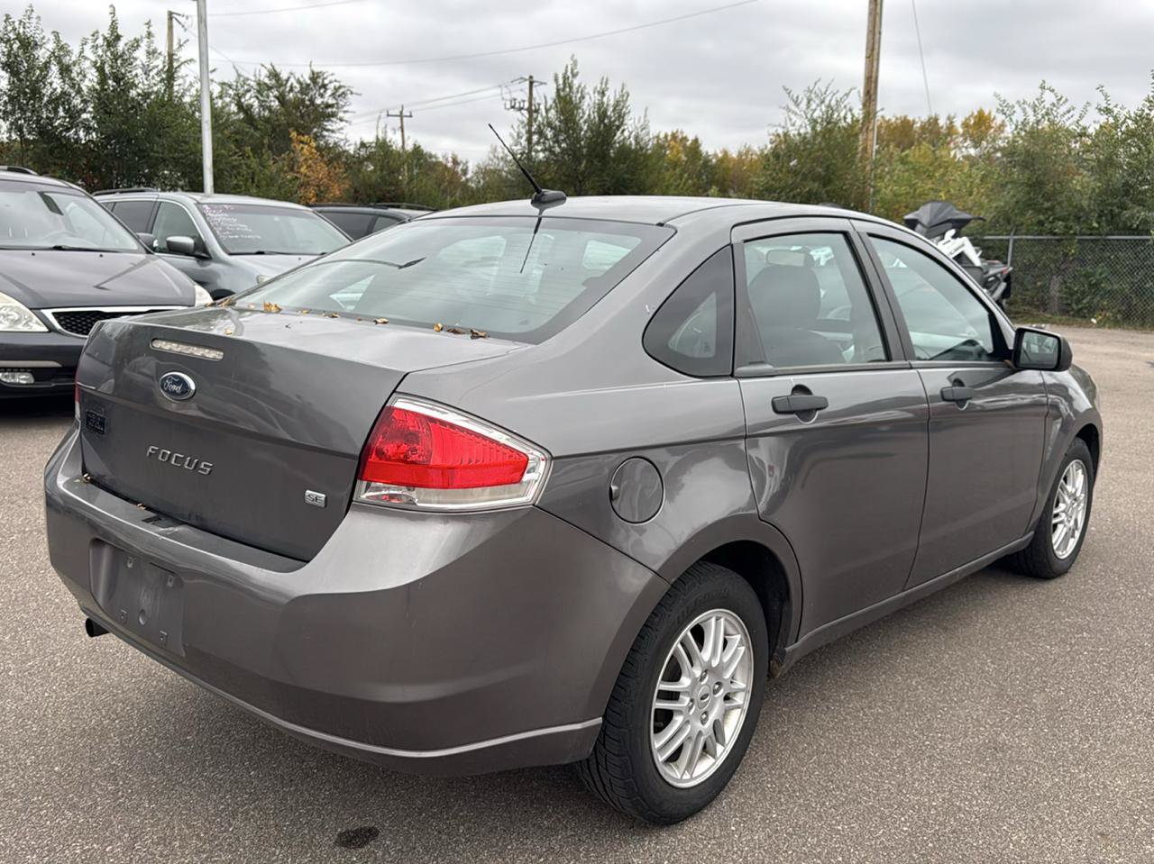 Used 2011 Ford Focus SE FWD image 5