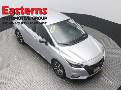 Used 2020 Nissan Versa SR w/ Convenience Package image 3