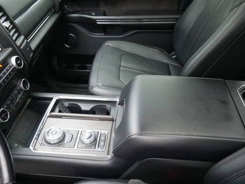Used 2018 Ford Expedition Limited w/ Equipment Group 302A AWD/4WD image 27