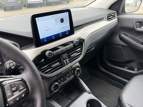 Used 2022 Ford Escape SEL w/ Technology Package FWD image 8