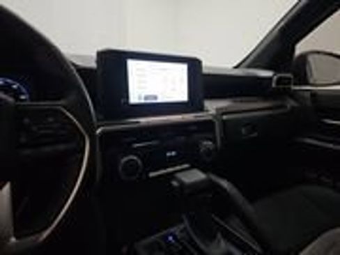 Used 2025 Toyota Tacoma TRD Off-Road AWD/4WD image 11
