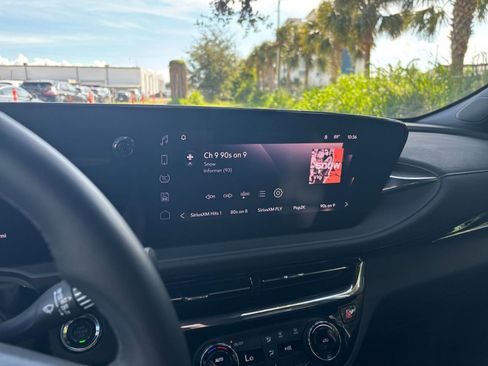 Used 2025 Buick Envista Sport Touring image 21