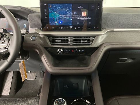 New 2026 Ford Explorer Platinum image 29