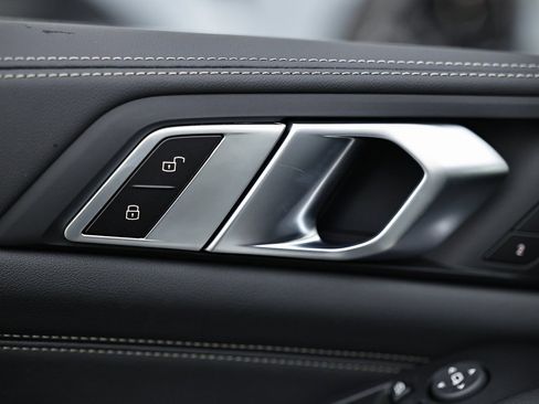 New 2026 BMW X5 xDrive40i w/ M Sport Package image 16