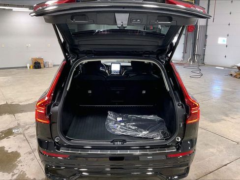 Certified 2026 Volvo XC60 B5 Plus w/ Protection Package Premier AWD/4WD image 35