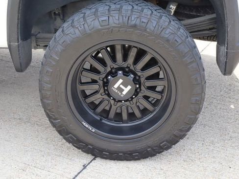 Used 2024 Chevrolet Silverado 2500 High Country w/ High Country Premium Package AWD/4WD image 31