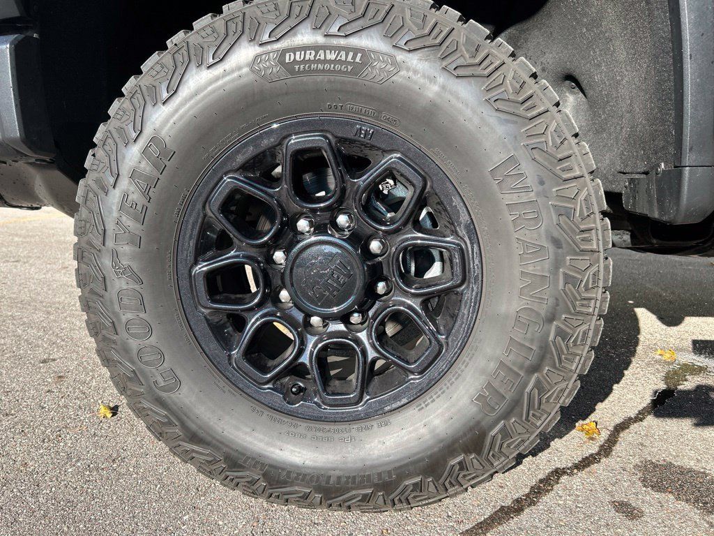 Used 2025 Chevrolet Silverado 2500 ZR2 w/ ZR2 Bison Edition AWD/4WD image 22