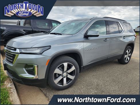 Used 2023 Chevrolet Traverse LT w/ LT Premium Package AWD/4WD image 1