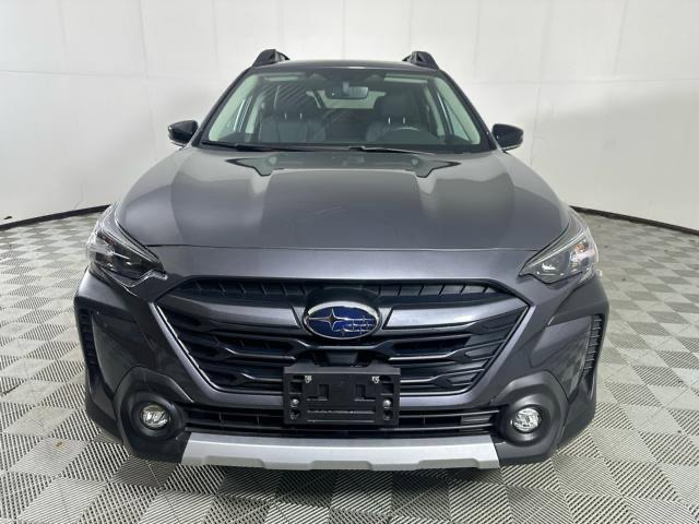 Used 2025 Subaru Outback Limited AWD/4WD image 2
