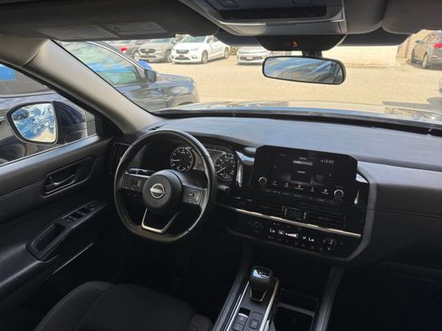 Used 2025 Nissan Pathfinder SV AWD/4WD image 32