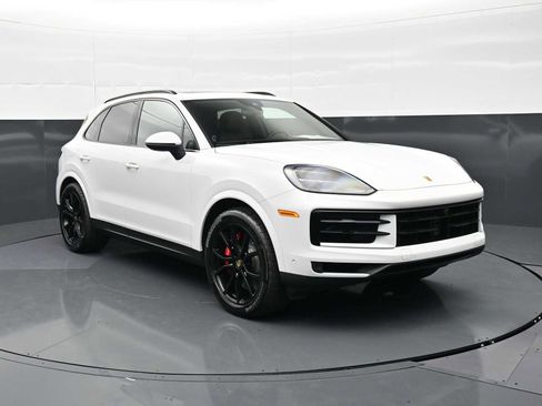 Certified 2024 Porsche Cayenne S AWD/4WD image 29
