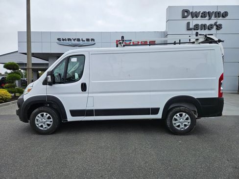 Used 2025 RAM ProMaster 2500 w/ Quick Order Package 22G SLT FWD image 2