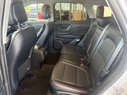 Used 2020 Lincoln Corsair AWD w/ Premium Package image 13