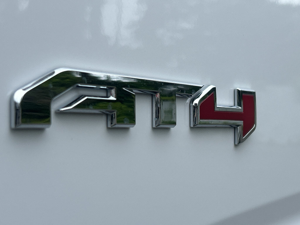 New 2027 GMC Terrain AT4 w/ Technology Package II AWD/4WD image 9