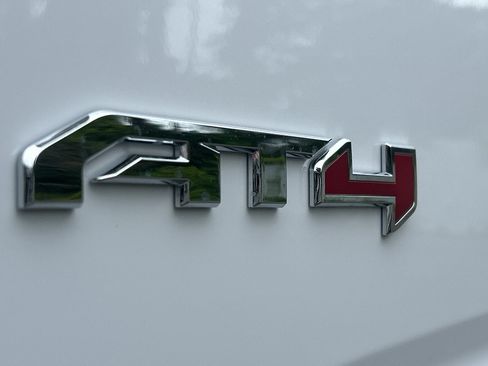 New 2027 GMC Terrain AT4 w/ Technology Package II AWD/4WD image 9