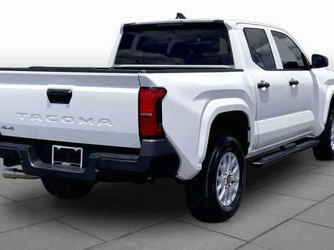 Used 2025 Toyota Tacoma SR AWD/4WD image 13