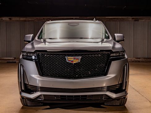 Used 2021 Cadillac Escalade Sport Platinum image 2