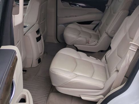 Used 2020 Cadillac Escalade Luxury image 22