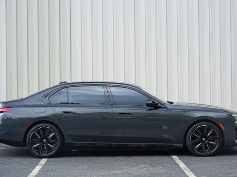 Used 2023 BMW i7 xDrive60 w/ Executive Package 2 AWD/4WD image 66