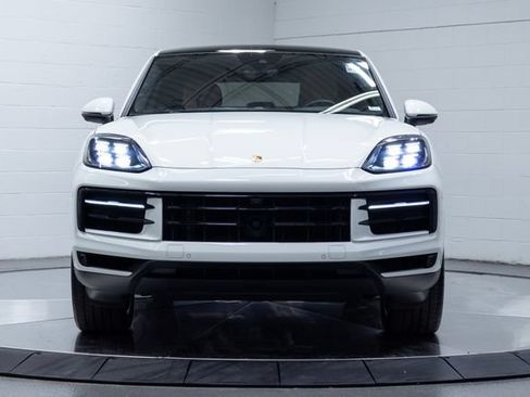 Used 2024 Porsche Cayenne Coupe AWD/4WD image 5
