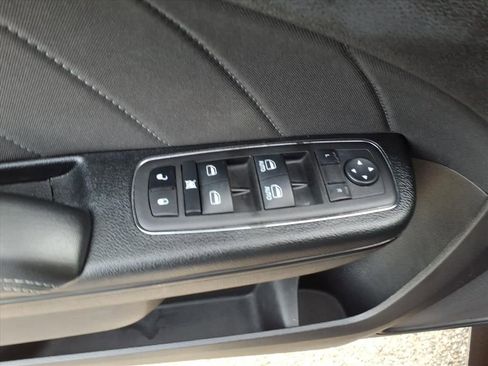 Used 2022 Dodge Charger SXT w/ Blacktop Package image 26