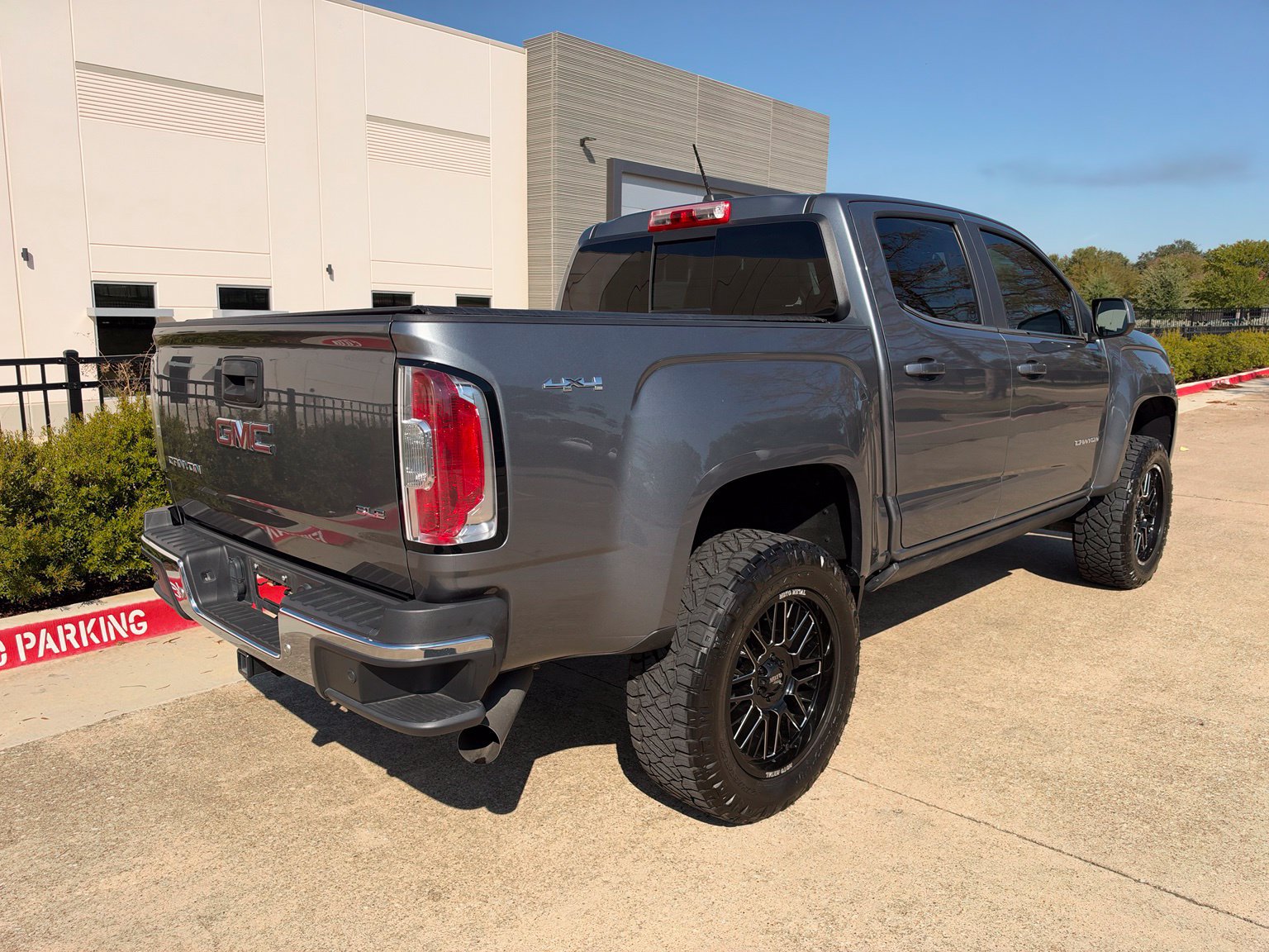 Used 2020 GMC Canyon SLE w/ Driver Alert Package AWD/4WD image 7