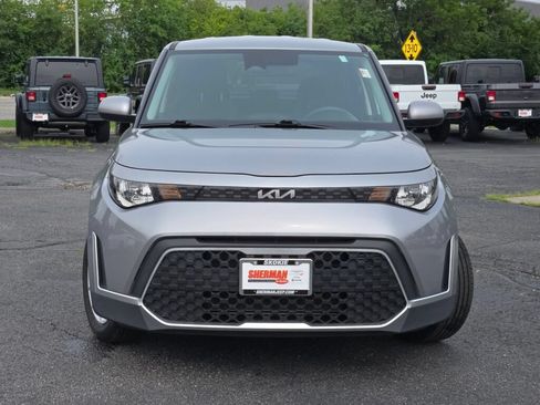 Used 2025 Kia Soul LX w/ LX Technology Package FWD image 12