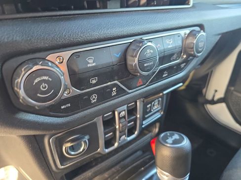 Used 2024 Jeep Wrangler Sport S image 21