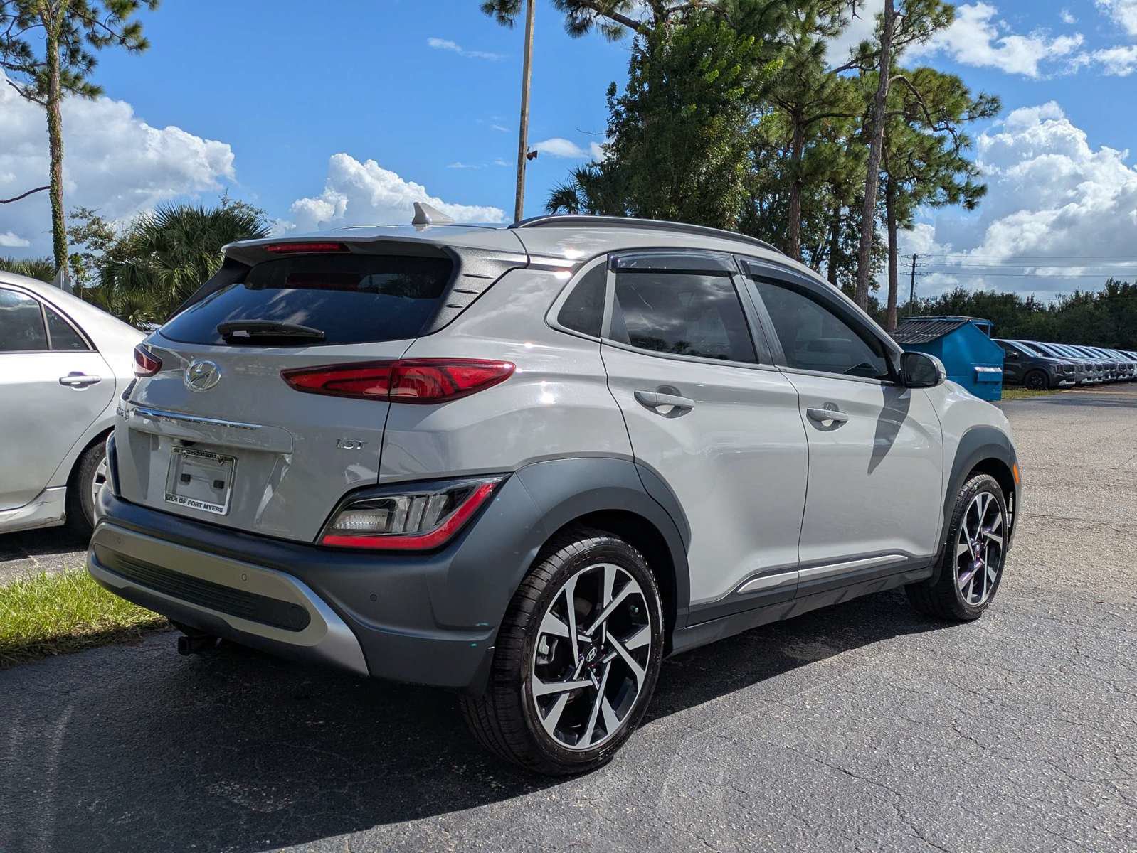Used 2023 Hyundai Kona Limited FWD image 4