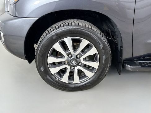 Used 2020 Toyota Sequoia Limited AWD/4WD image 35