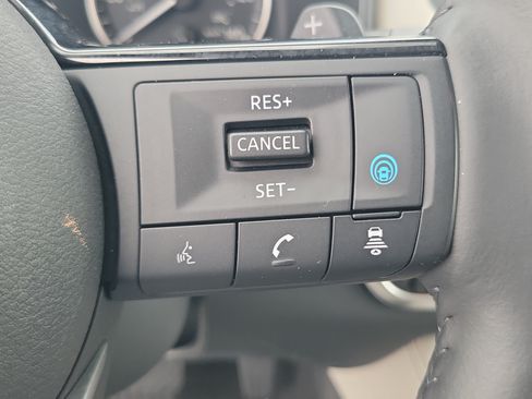 Used 2022 Nissan Rogue SL FWD image 29