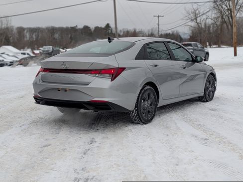 Used 2021 Hyundai Elantra SEL image 10