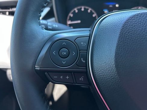 Certified 2025 Toyota Corolla SE image 18