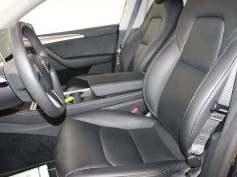 Used 2024 Tesla Model Y Long Range image 21