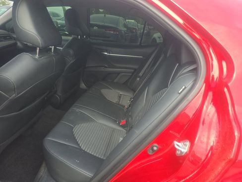 Used 2021 Toyota Camry SE FWD image 4