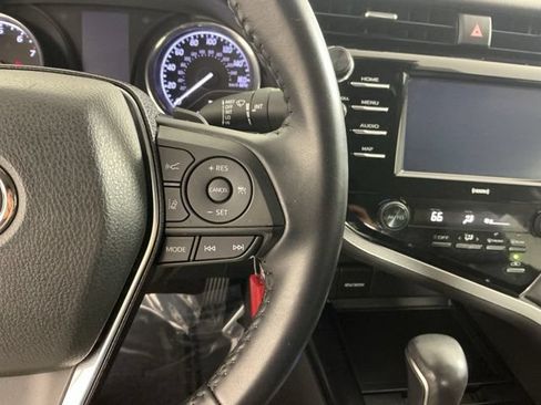 Used 2020 Toyota Camry SE FWD image 26