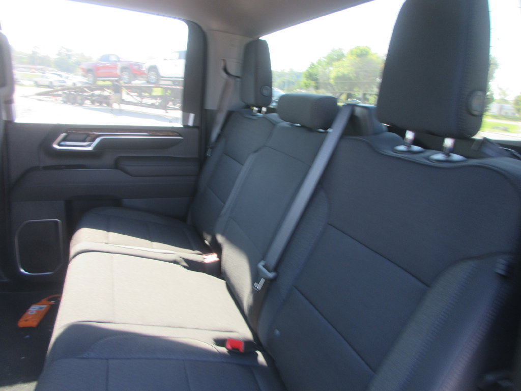 New 2026 GMC Sierra 2500 SLE w/ SLE Value Package; AWD/4WD image 13