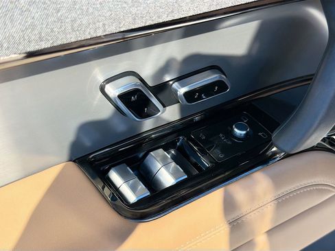 Used 2024 Land Rover Range Rover Sport SE image 25