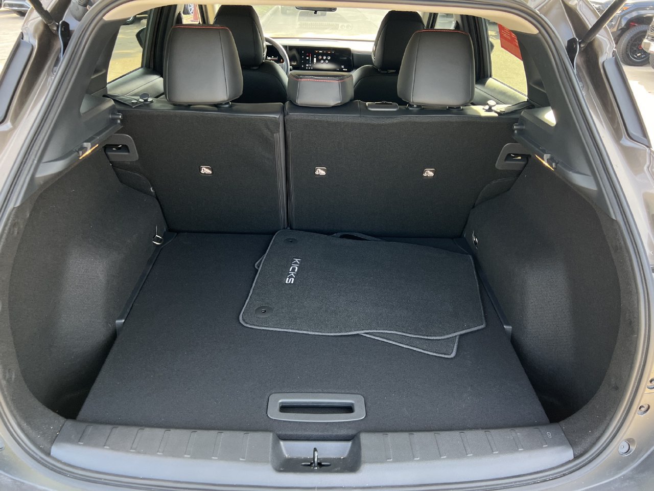Used 2026 Nissan Kicks SR w/ SR Premium Package FWD image 26
