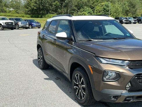 Used 2022 Chevrolet TrailBlazer ACTIV w/ Sun and Liftgate Package AWD/4WD image 3