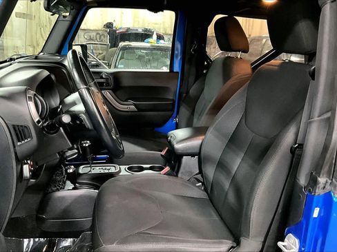 Used 2016 Jeep Wrangler Sport AWD/4WD image 6